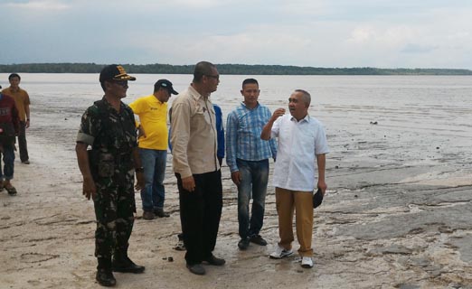 Gubri Telusuri Pantai Solop dan Hutan Mangrove